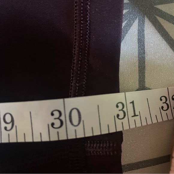 Lulu lemon leggings maroon size 6 - Picture 11 of 13